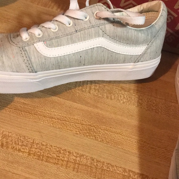 Gray Speckle Ward Vans - Picture 2 of 3